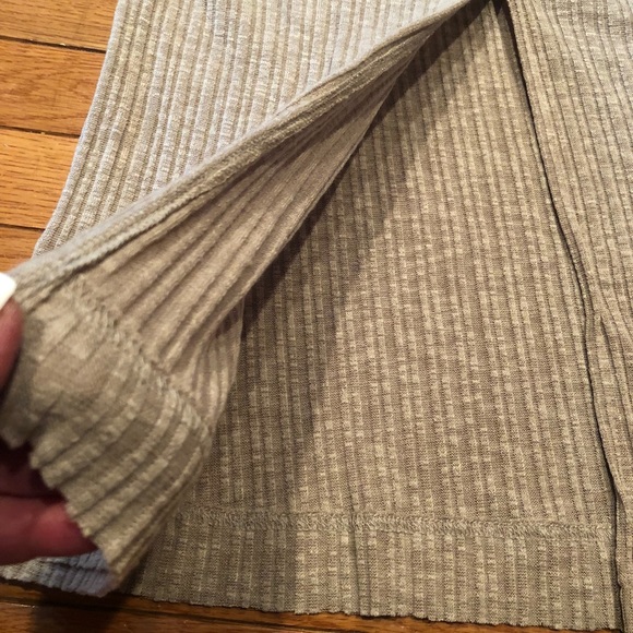 Taupe Light Weight Ribbed Top NWT - Picture 8 of 8